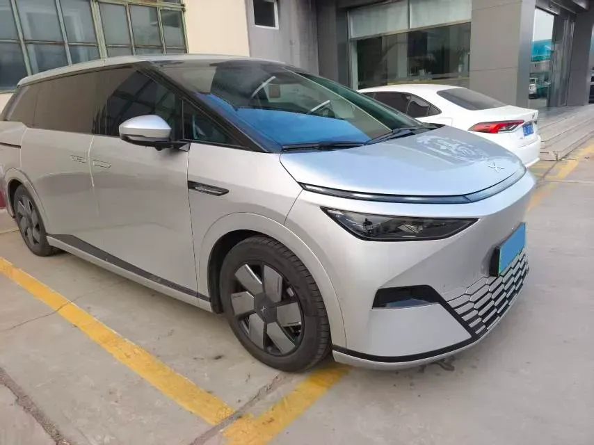2024 Xpeng X9 BEV 101.5KWH,autocango,china used car exporter,china ev exporter,chinese used car exporter,chinese used ev exporter