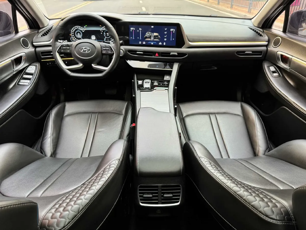 2020 Hyundai Sonata 1.5T 170HP L4 7DCT,autocango,china used car exporter,china ev exporter,chinese used car exporter,chinese used ev exporter