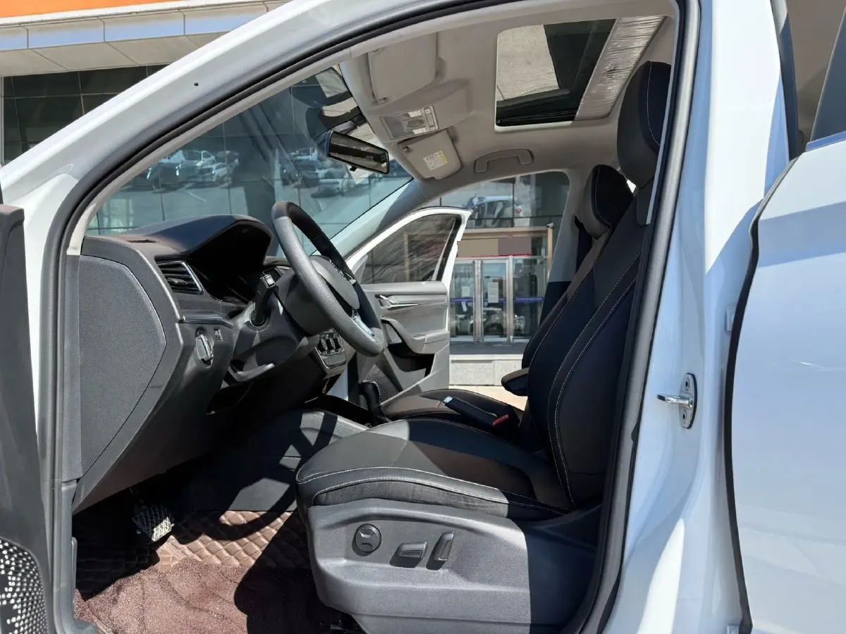 2023 Skoda Kamiq 1.5L 109HP L4 6AT,autocango,china used car exporter,china ev exporter,chinese used car exporter,chinese used ev exporter