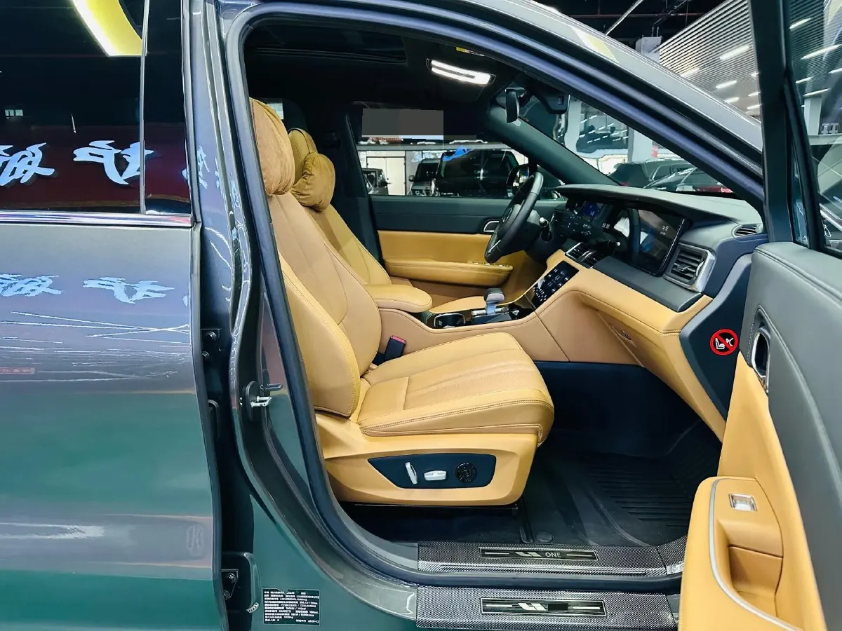 2021 Li ONE Range Extended 131HP REEV 40.5KWH,autocango,china used car exporter,china ev exporter,chinese used car exporter,chinese used ev exporter