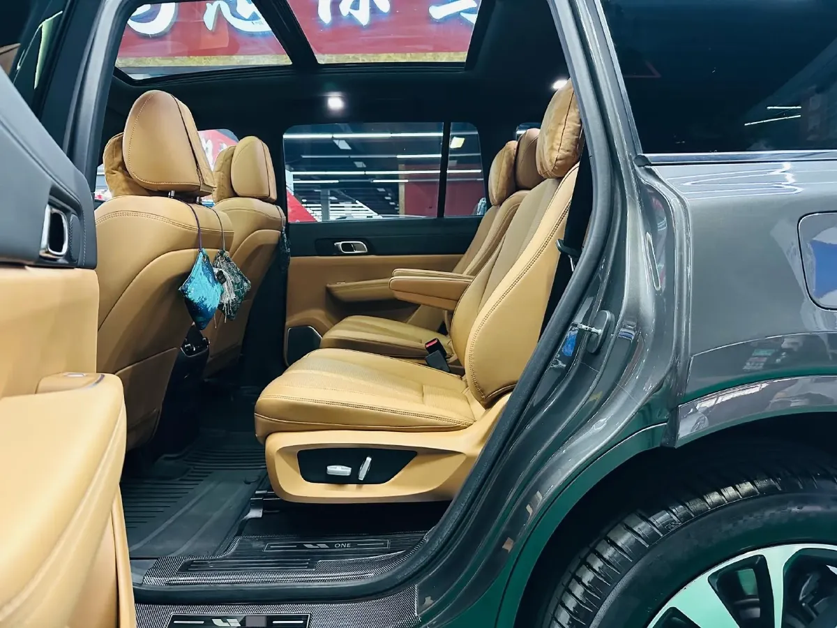 2021 Li ONE Range Extended 131HP REEV 40.5KWH,autocango,china used car exporter,china ev exporter,chinese used car exporter,chinese used ev exporter