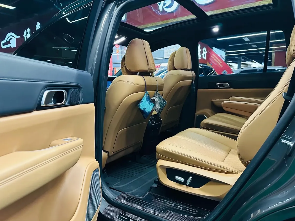 2021 Li ONE Range Extended 131HP REEV 40.5KWH,autocango,china used car exporter,china ev exporter,chinese used car exporter,chinese used ev exporter