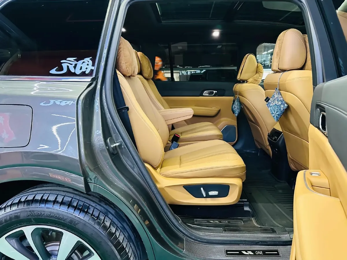 2021 Li ONE Range Extended 131HP REEV 40.5KWH,autocango,china used car exporter,china ev exporter,chinese used car exporter,chinese used ev exporter