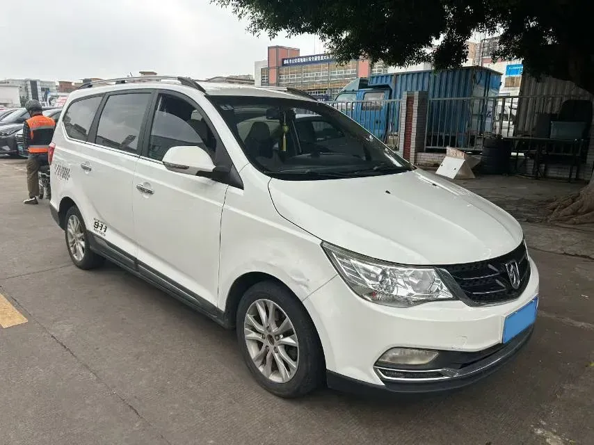 2016 BaoJun 730 1.5L 112HP L4 5MT,autocango,china used car exporter,china ev exporter,chinese used car exporter,chinese used ev exporter