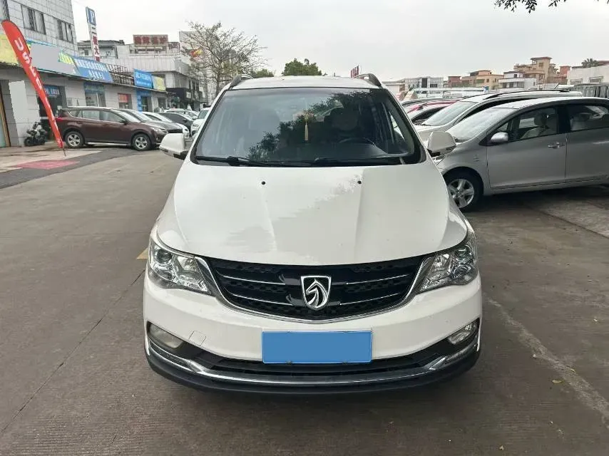 2016 BaoJun 730 1.5L 112HP L4 5MT,autocango,china used car exporter,china ev exporter,chinese used car exporter,chinese used ev exporter