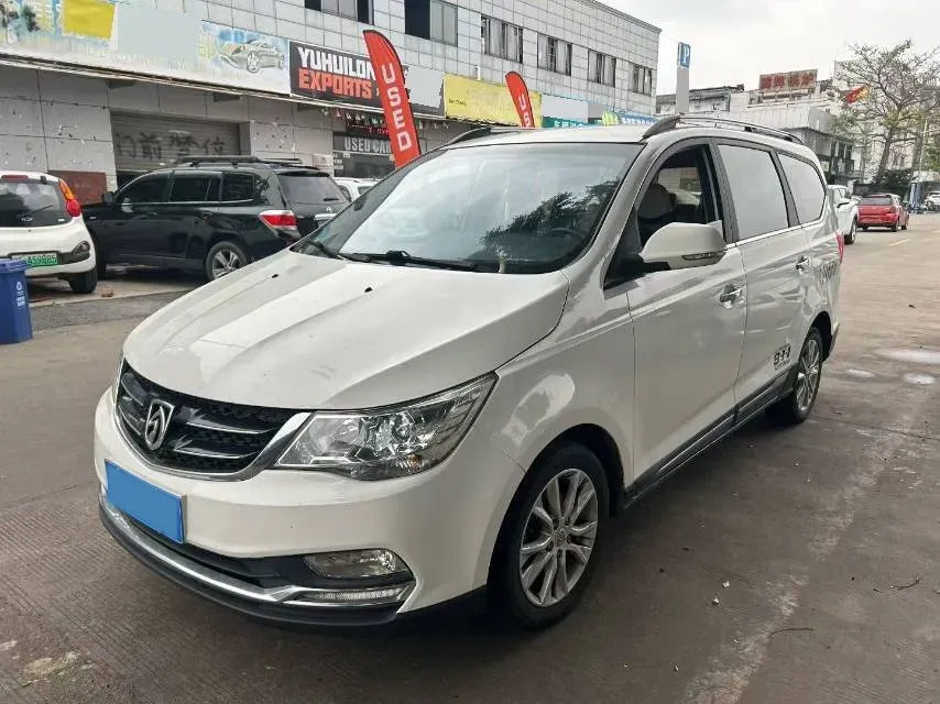 2016 BaoJun 730 1.5L 112HP L4 5MT,autocango,china used car exporter,china ev exporter,chinese used car exporter,chinese used ev exporter