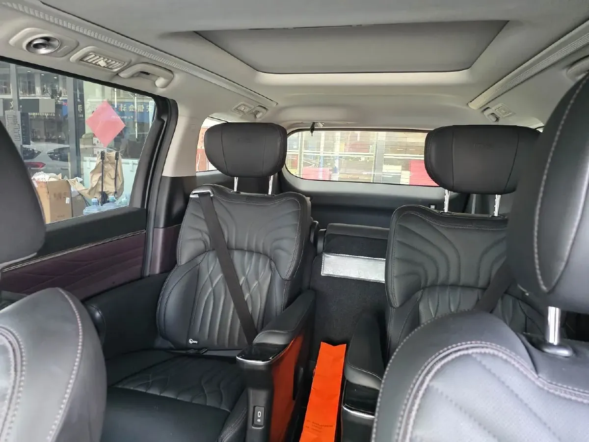 2024 GAC Trumpchi M8 2.0T 252HP L4 8AT,autocango,china used car exporter,china ev exporter,chinese used car exporter,chinese used ev exporter