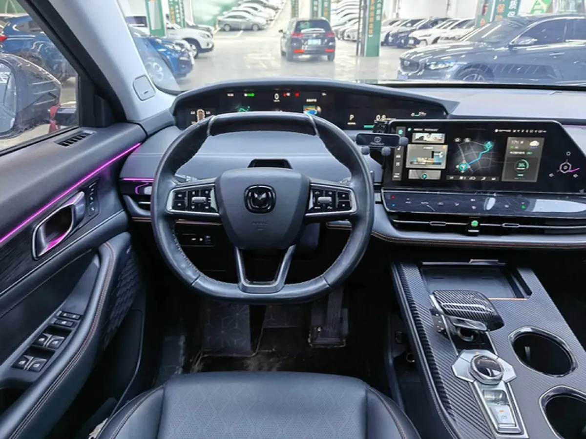 2021 ChangAn UNI-K 2.0T 233HP L4 8AT,autocango,china used car exporter,china ev exporter,chinese used car exporter,chinese used ev exporter