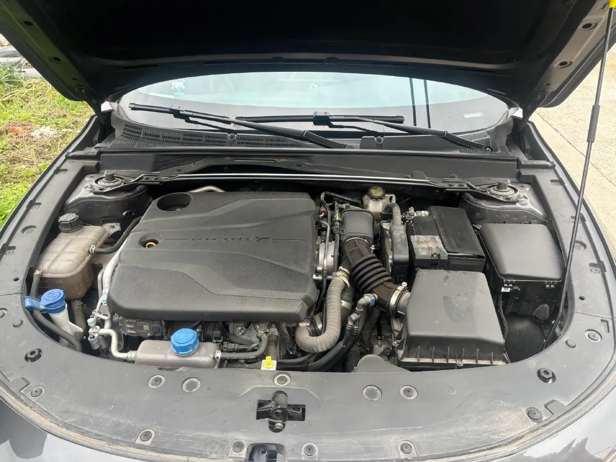 2022 ChangAn UNI-V 1.5T 188HP L4 7DCT,autocango,china used car exporter,china ev exporter,chinese used car exporter,chinese used ev exporter