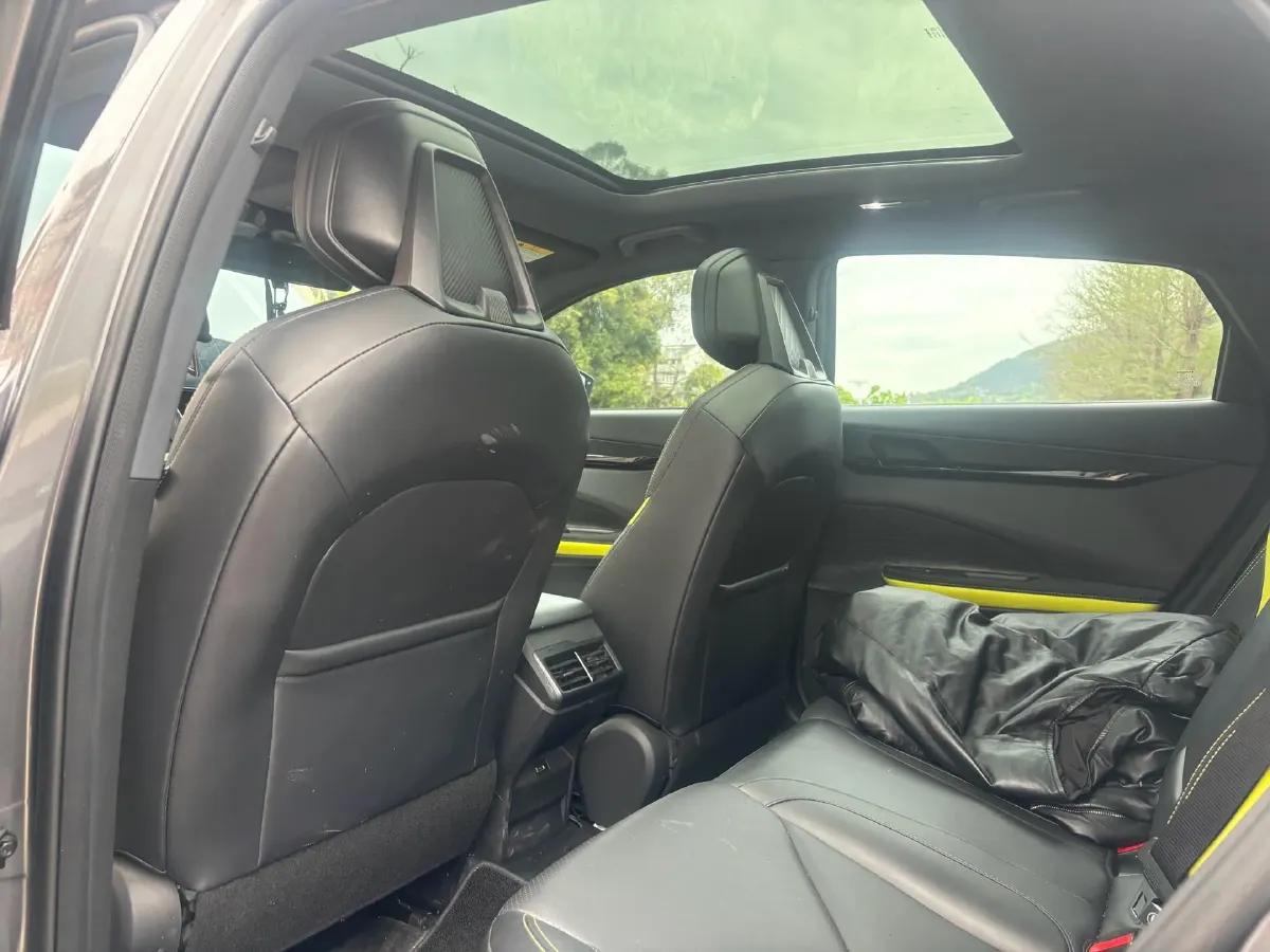 2022 ChangAn UNI-V 1.5T 188HP L4 7DCT,autocango,china used car exporter,china ev exporter,chinese used car exporter,chinese used ev exporter