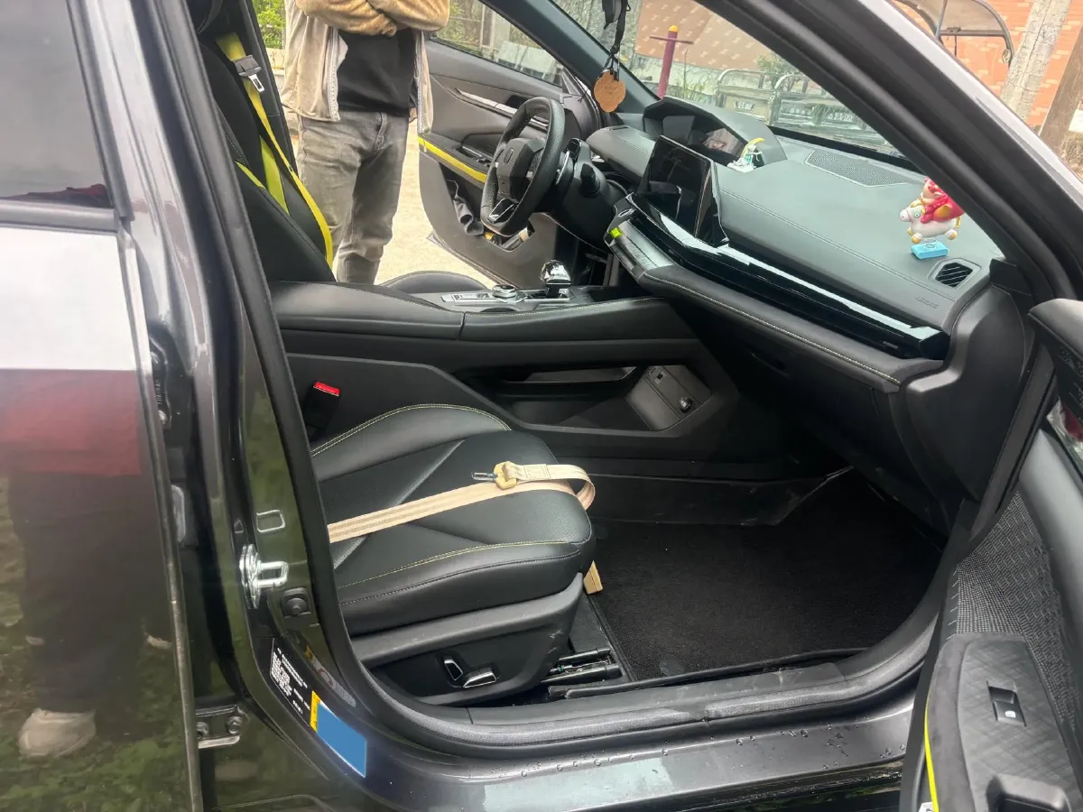 2022 ChangAn UNI-V 1.5T 188HP L4 7DCT,autocango,china used car exporter,china ev exporter,chinese used car exporter,chinese used ev exporter