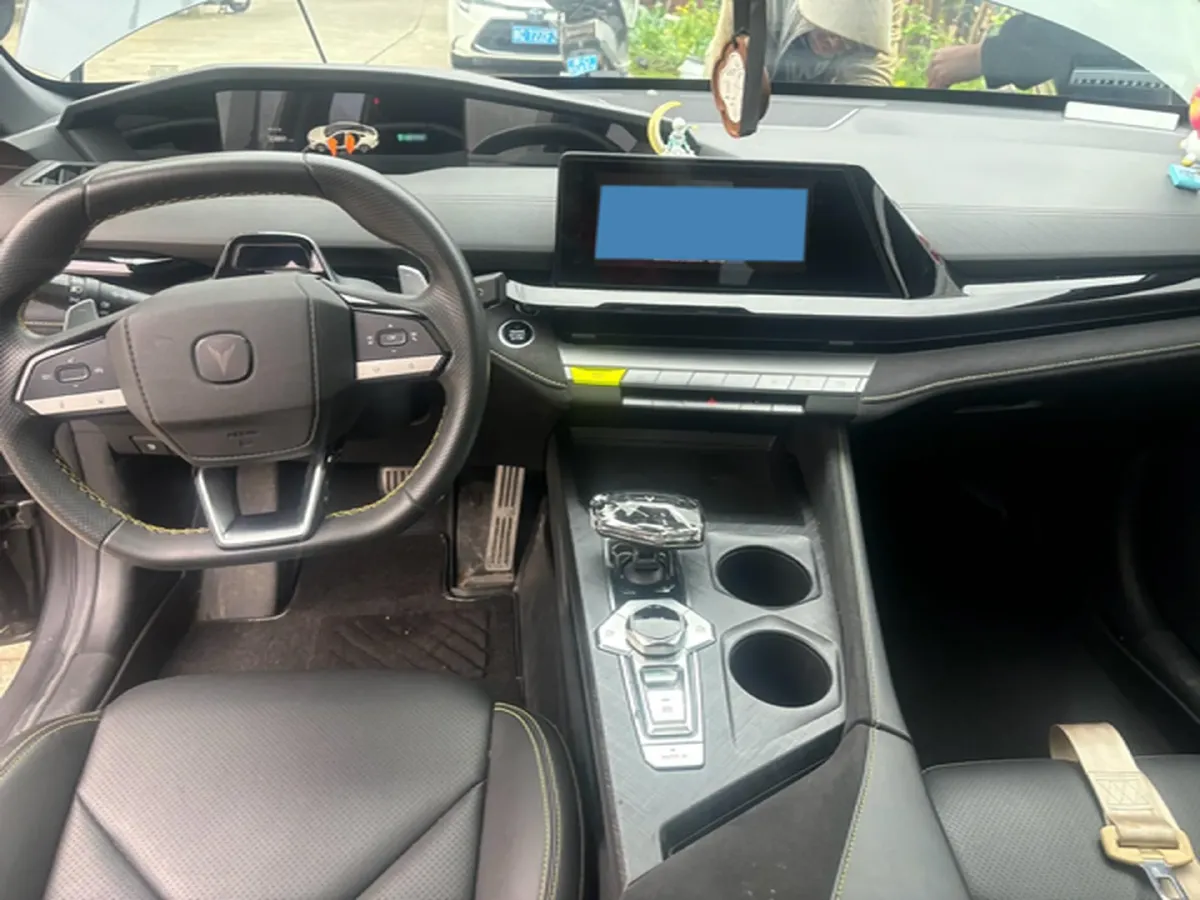 2022 ChangAn UNI-V 1.5T 188HP L4 7DCT,autocango,china used car exporter,china ev exporter,chinese used car exporter,chinese used ev exporter