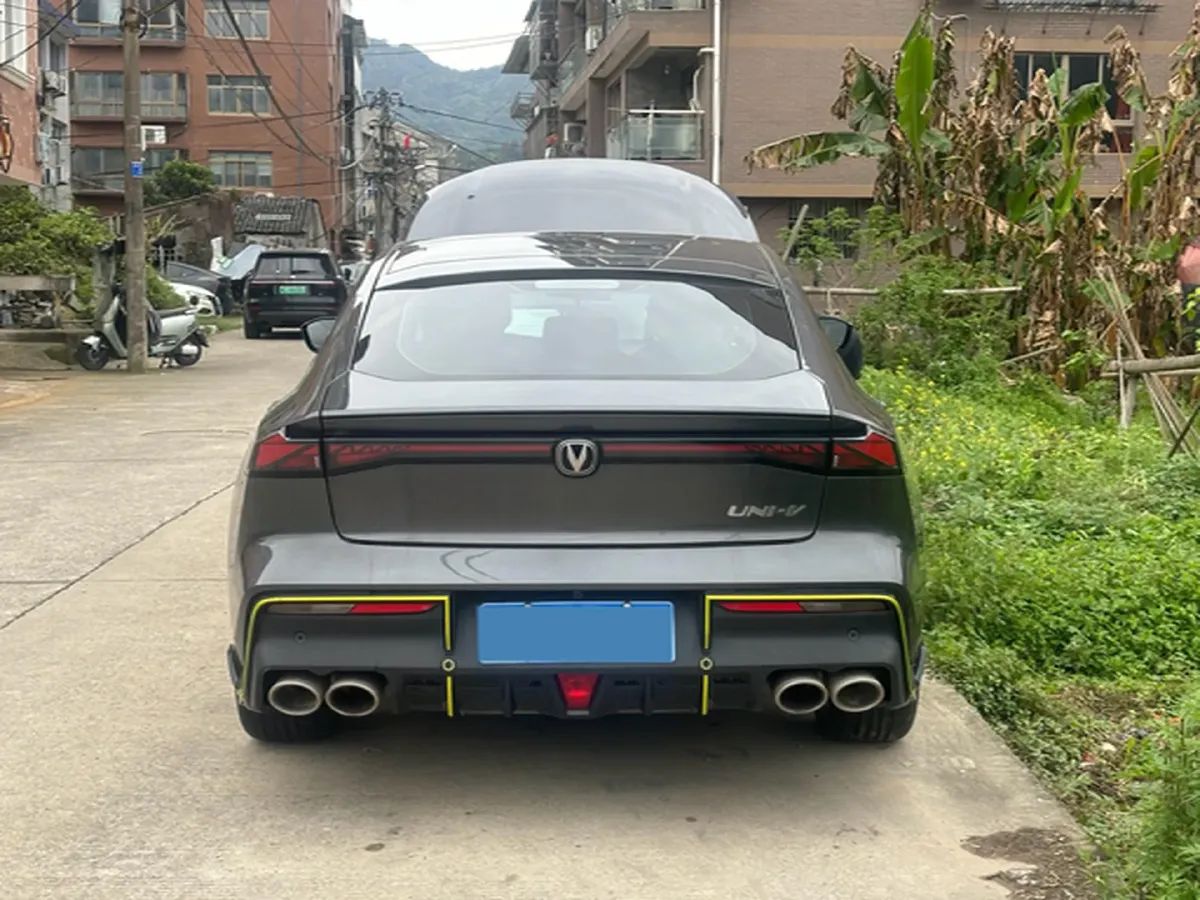 2022 ChangAn UNI-V 1.5T 188HP L4 7DCT,autocango,china used car exporter,china ev exporter,chinese used car exporter,chinese used ev exporter