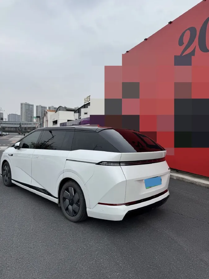2024 Xpeng X9 BEV 84.5KWH,autocango,china used car exporter,china ev exporter,chinese used car exporter,chinese used ev exporter
