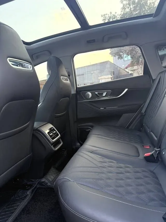 2023 Chery Tiggo 7 Plus 1.6T 197HP L4 7DCT,autocango,china used car exporter,china ev exporter,chinese used car exporter,chinese used ev exporter