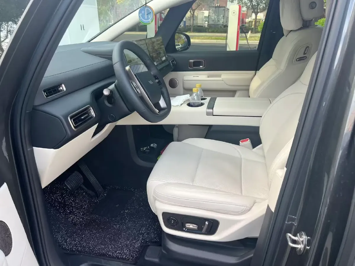 2025 Li MEGA BEV,autocango,china used car exporter,china ev exporter,chinese used car exporter,chinese used ev exporter