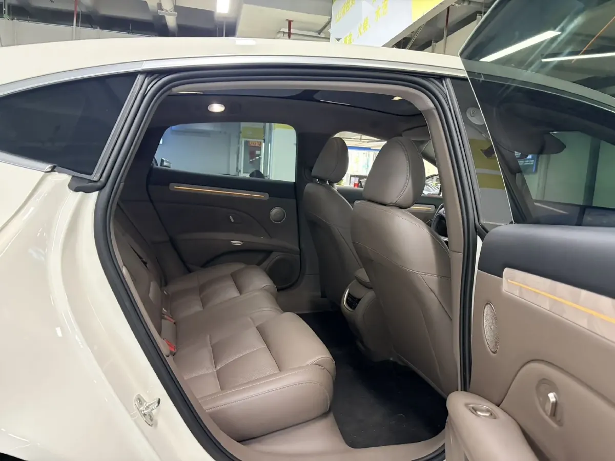 2025 IM L6 BEV,autocango,china used car exporter,china ev exporter,chinese used car exporter,chinese used ev exporter