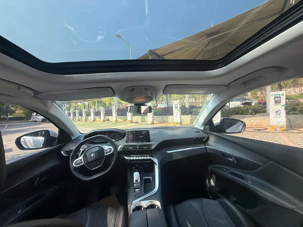 2017 Peugeot 5008 1.8T 204HP L4 6AT,autocango,china used car exporter,china ev exporter,chinese used car exporter,chinese used ev exporter