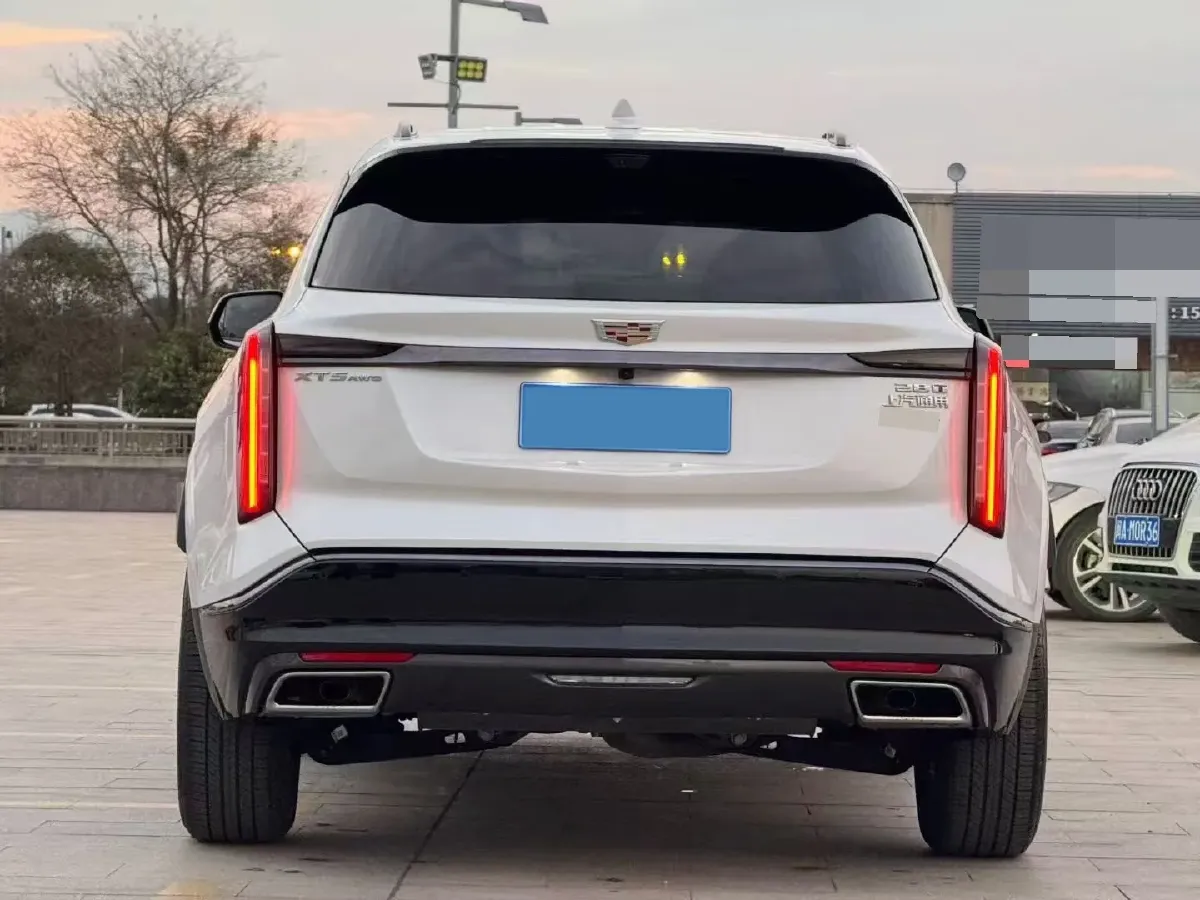 2025 Cadillac XT5 2.0T 237HP L4 9AT,autocango,china used car exporter,china ev exporter,chinese used car exporter,chinese used ev exporter