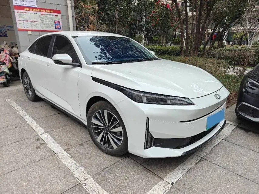 2024 ChangAn QiYuan A05 1.5L 110HP L4 E-CVT PHEV 9.07KWH,autocango,china used car exporter,china ev exporter,chinese used car exporter,chinese used ev exporter