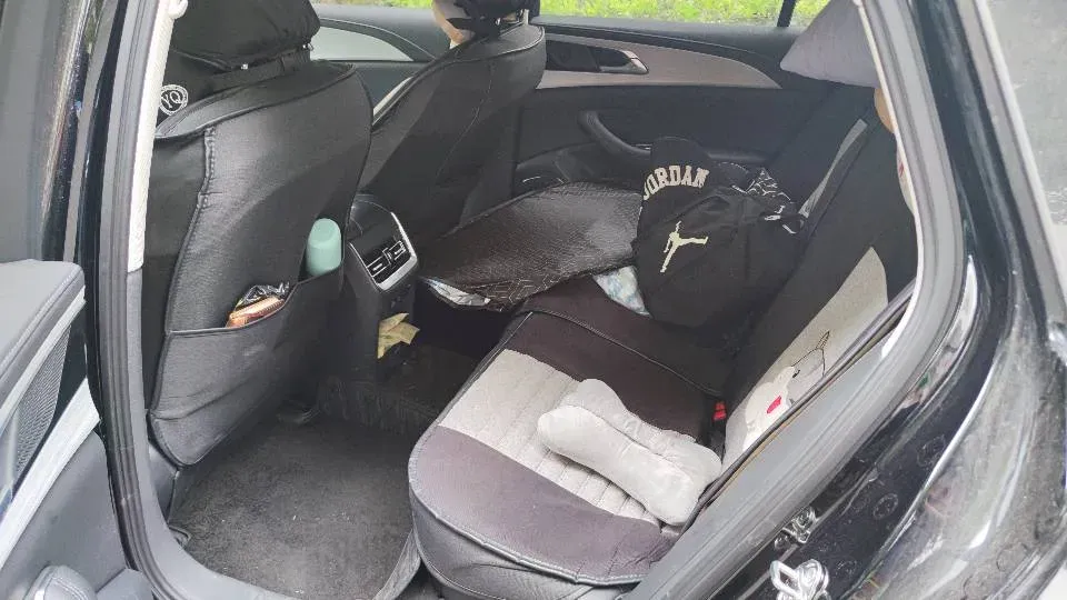 2025 HongQi H5 1.5T 169HP L4 7DCT,autocango,china used car exporter,china ev exporter,chinese used car exporter,chinese used ev exporter