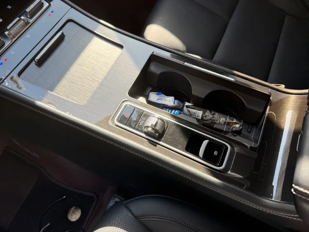 2023 Lincoln Corsair 2.0T 261HP L4 8AT,autocango,china used car exporter,china ev exporter,chinese used car exporter,chinese used ev exporter