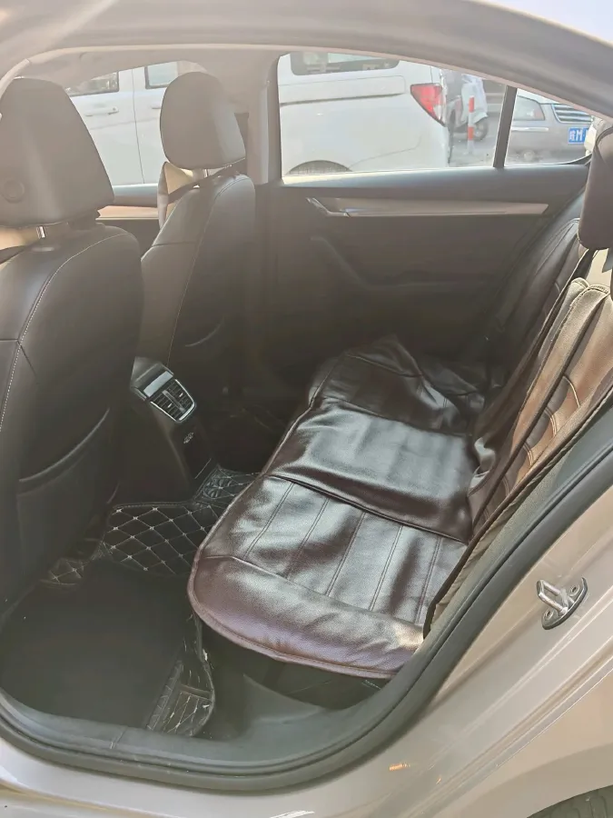 2020 Skoda Octavia 1.2T 116HP L4 7DCT,autocango,china used car exporter,china ev exporter,chinese used car exporter,chinese used ev exporter