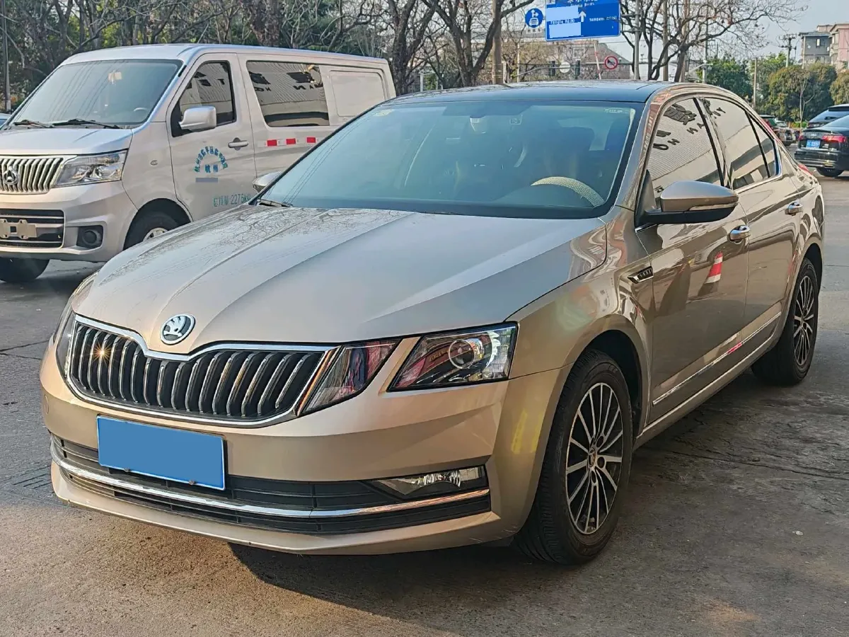 2020 Skoda Octavia 1.2T 116HP L4 7DCT,autocango,china used car exporter,china ev exporter,chinese used car exporter,chinese used ev exporter