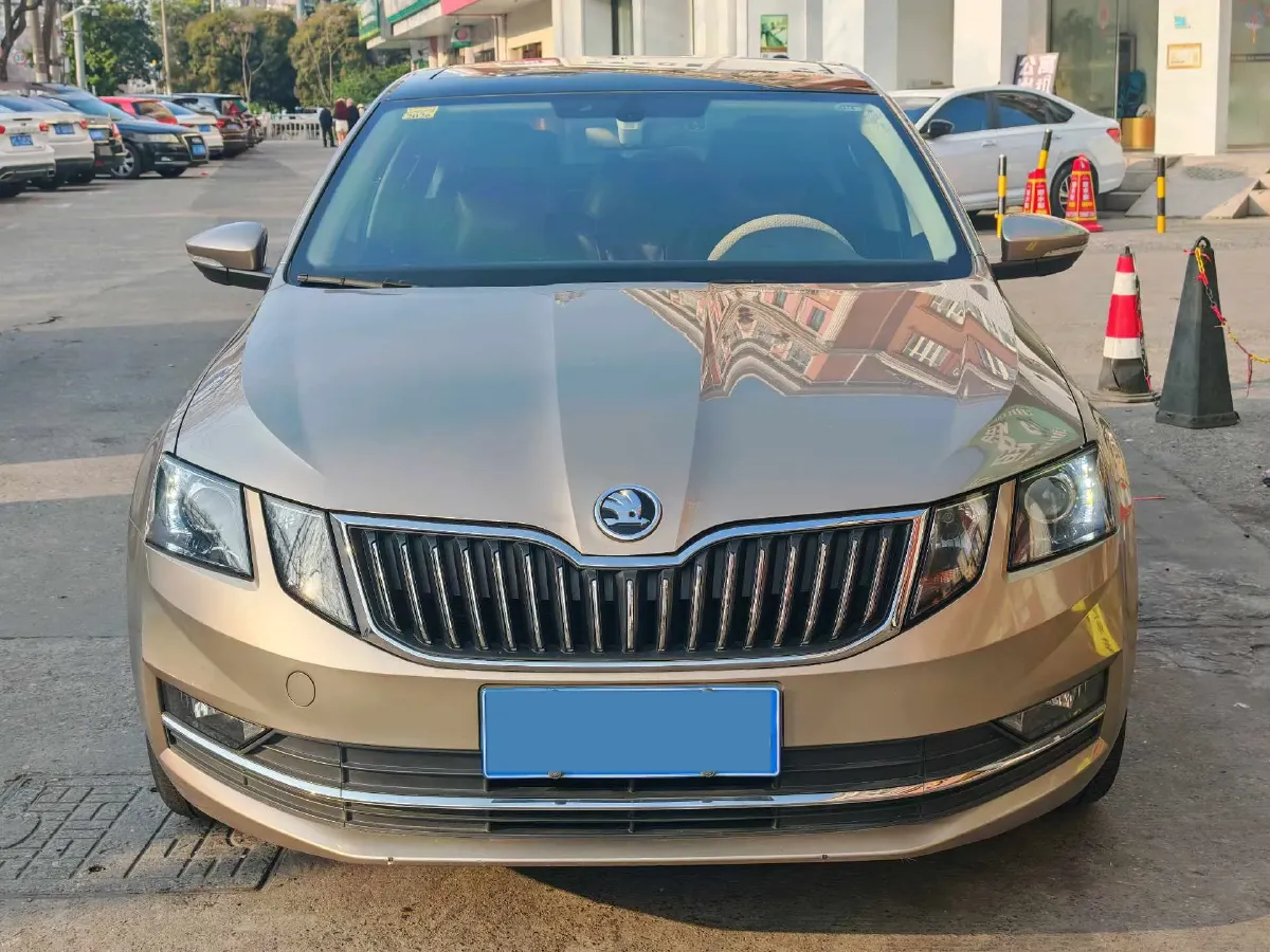 2020 Skoda Octavia 1.2T 116HP L4 7DCT,autocango,china used car exporter,china ev exporter,chinese used car exporter,chinese used ev exporter