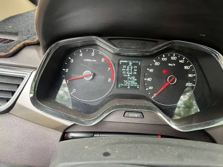 2017 BaoJun 310W 1.5L 112HP L4 6MT,autocango,china used car exporter,china ev exporter,chinese used car exporter,chinese used ev exporter