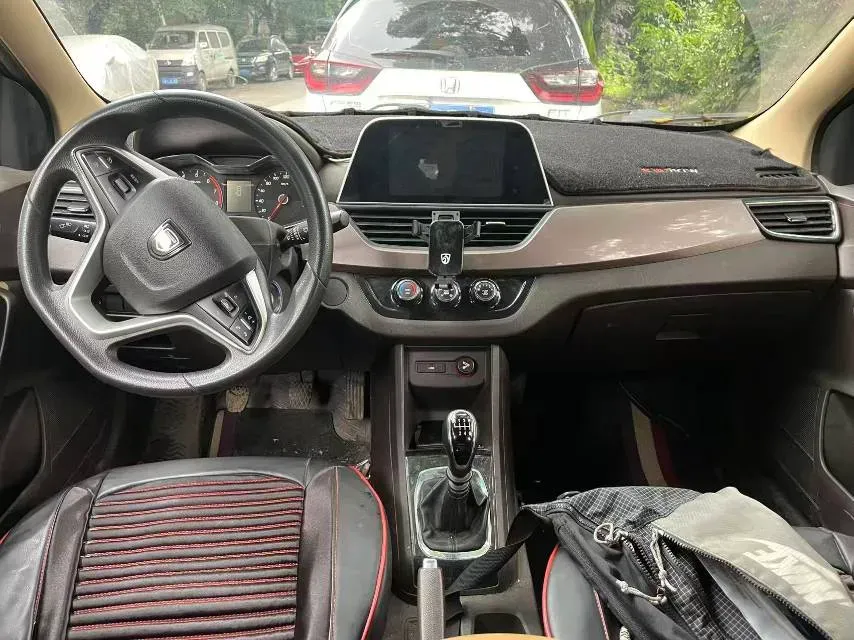 2017 BaoJun 310W 1.5L 112HP L4 6MT,autocango,china used car exporter,china ev exporter,chinese used car exporter,chinese used ev exporter