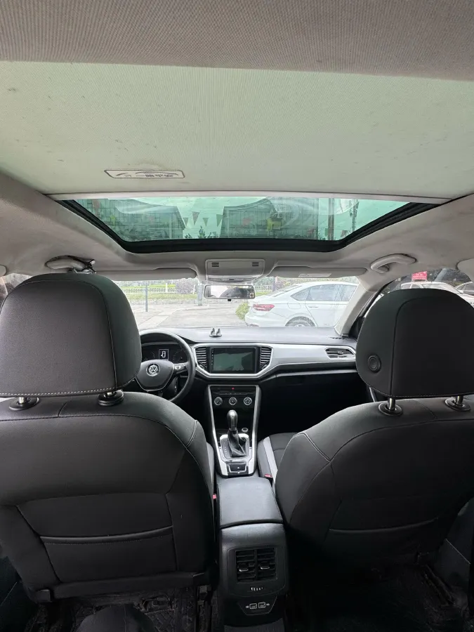 2020 Volkswagen T-Roc 1.4T 131HP L4 7DCT,autocango,china used car exporter,china ev exporter,chinese used car exporter,chinese used ev exporter