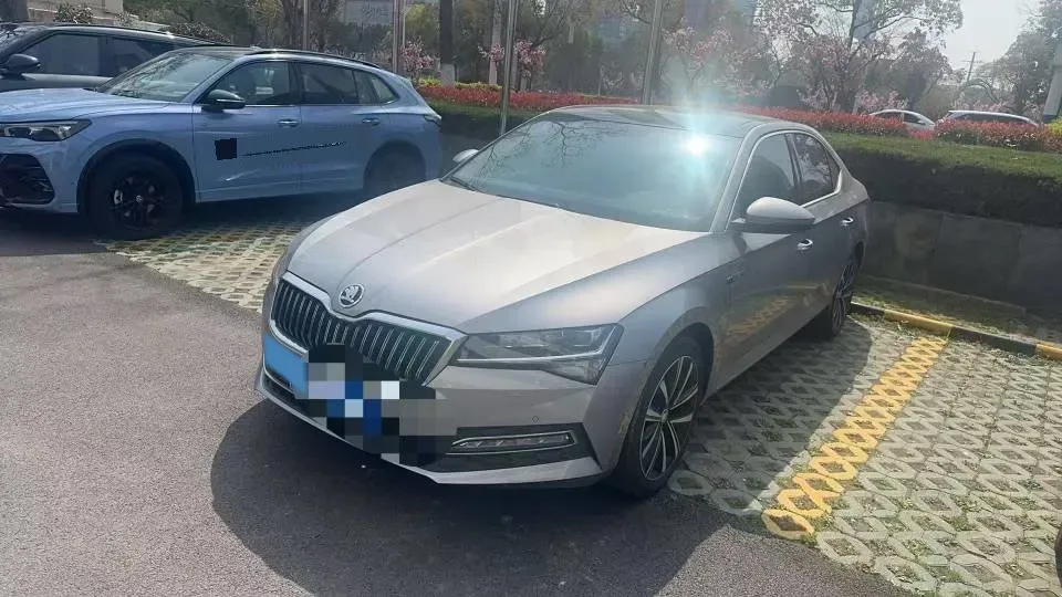 2022 Skoda Superb 1.4T 150HP L4 7DCT,autocango,china used car exporter,china ev exporter,chinese used car exporter,chinese used ev exporter