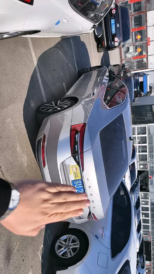 2022 Skoda Superb 1.4T 150HP L4 7DCT,autocango,china used car exporter,china ev exporter,chinese used car exporter,chinese used ev exporter