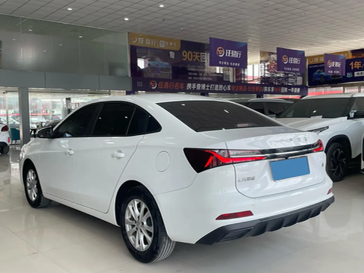 2023 Roewe i5 1.5L 129HP L4 5MT,autocango,china used car exporter,china ev exporter,chinese used car exporter,chinese used ev exporter