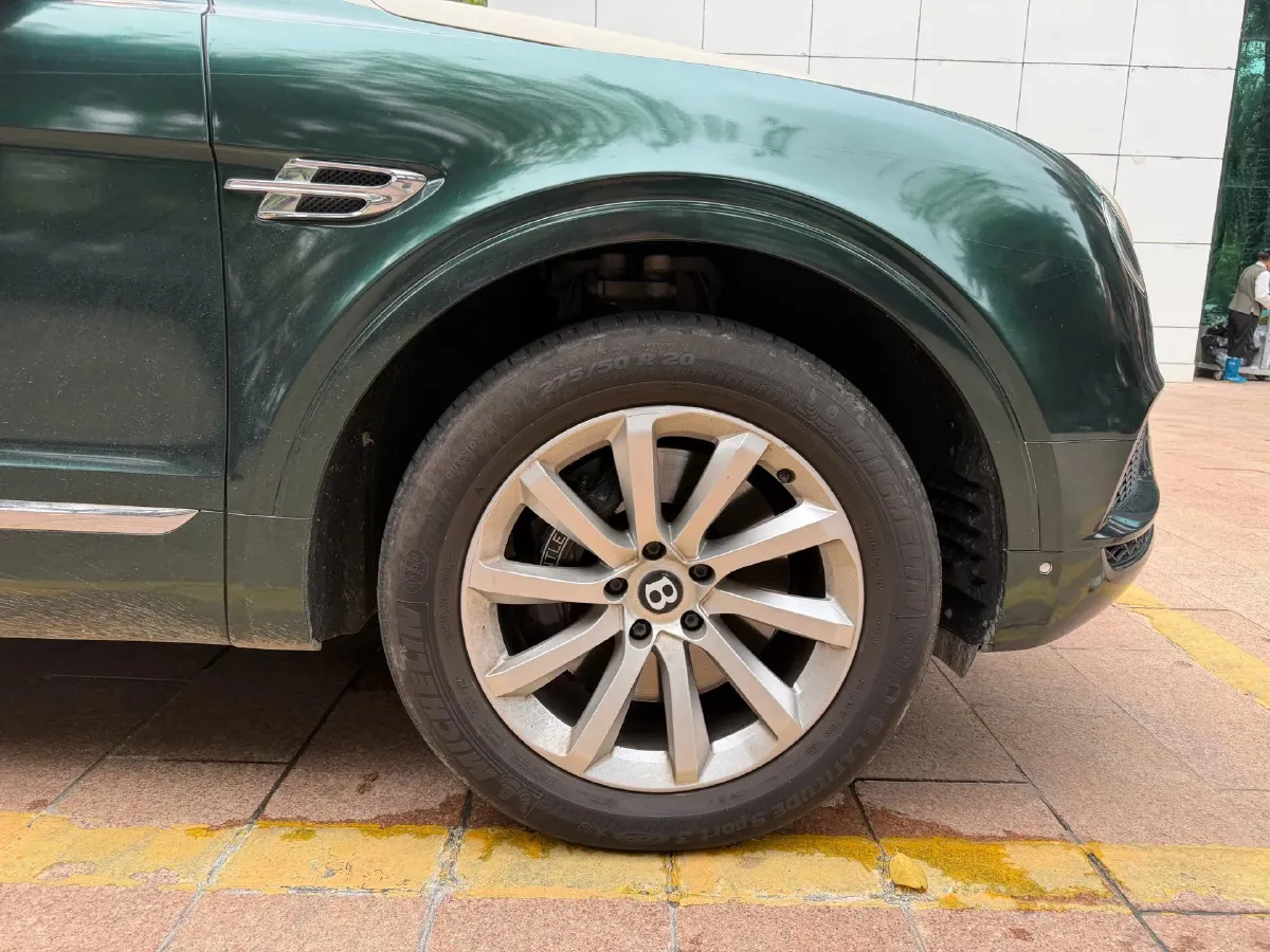 2017 Bentley Bentayga 6.0T 608HP W12 8AT,autocango,china used car exporter,china ev exporter,chinese used car exporter,chinese used ev exporter