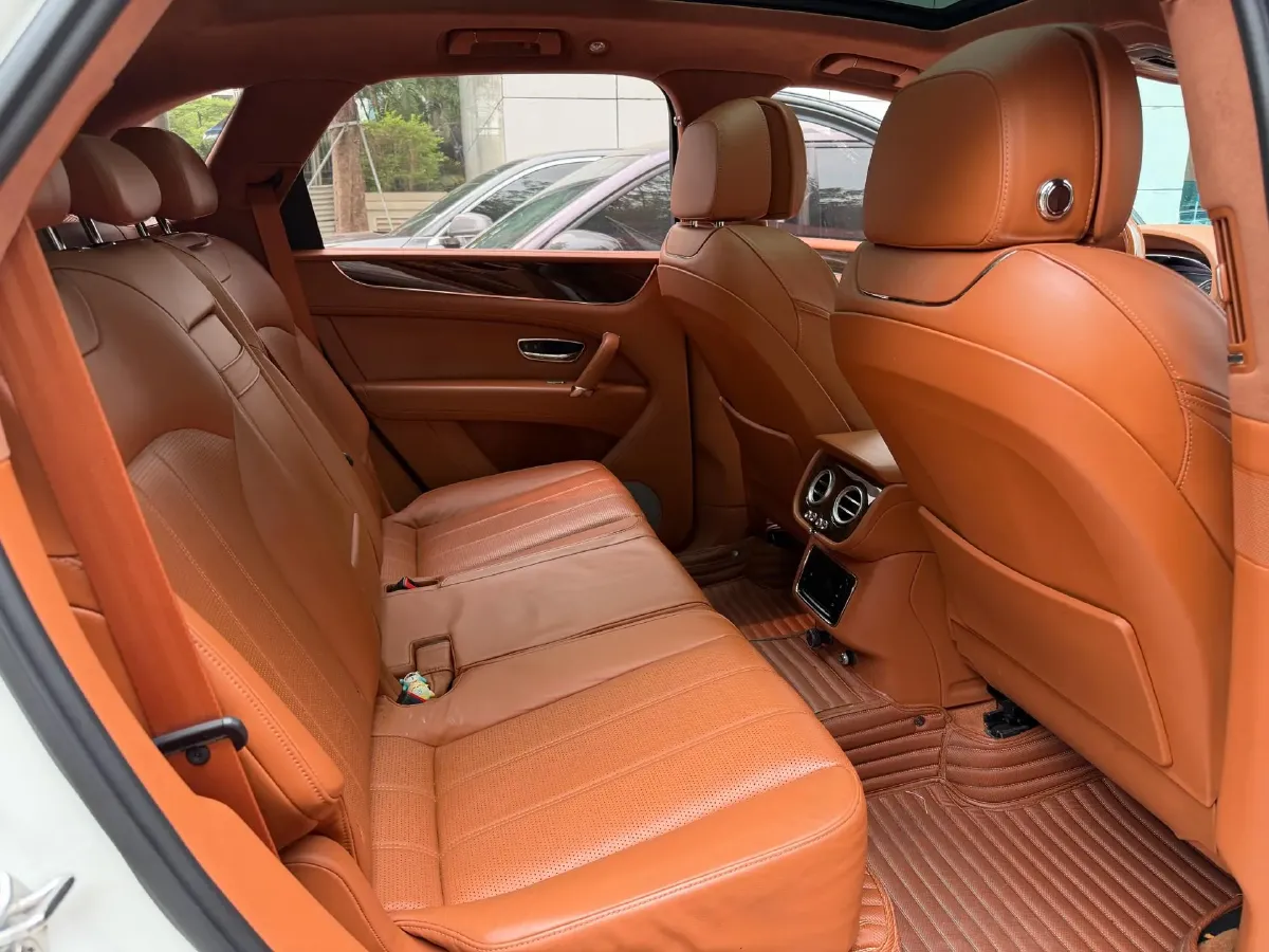 2017 Bentley Bentayga 6.0T 608HP W12 8AT,autocango,china used car exporter,china ev exporter,chinese used car exporter,chinese used ev exporter