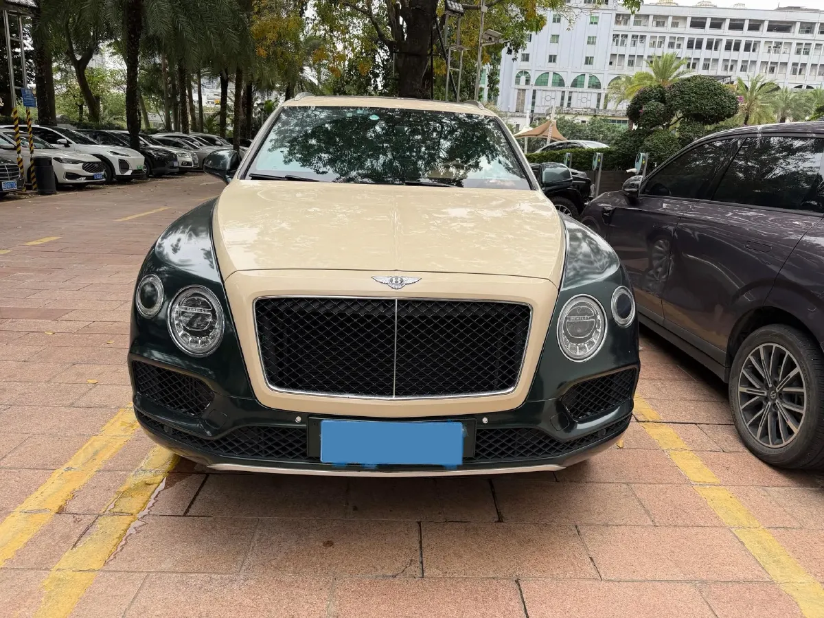 2017 Bentley Bentayga 6.0T 608HP W12 8AT,autocango,china used car exporter,china ev exporter,chinese used car exporter,chinese used ev exporter