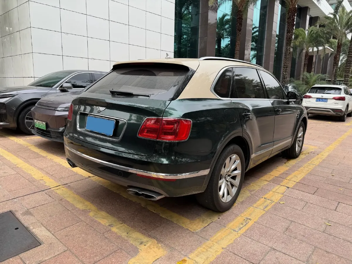 2017 Bentley Bentayga 6.0T 608HP W12 8AT,autocango,china used car exporter,china ev exporter,chinese used car exporter,chinese used ev exporter