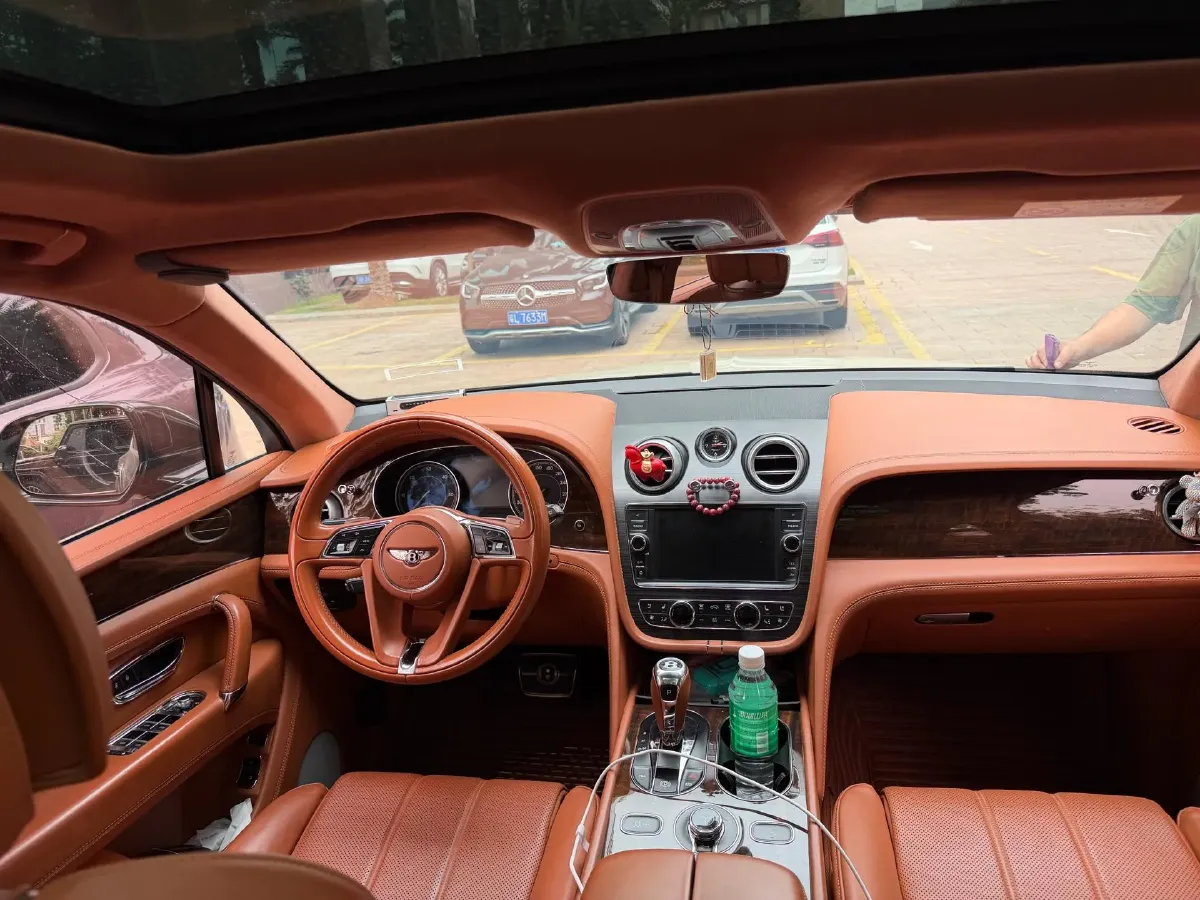 2017 Bentley Bentayga 6.0T 608HP W12 8AT,autocango,china used car exporter,china ev exporter,chinese used car exporter,chinese used ev exporter