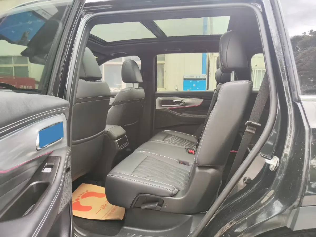 2022 GAC Trumpchi GS8 2.0T 252HP L4 8AT,autocango,china used car exporter,china ev exporter,chinese used car exporter,chinese used ev exporter