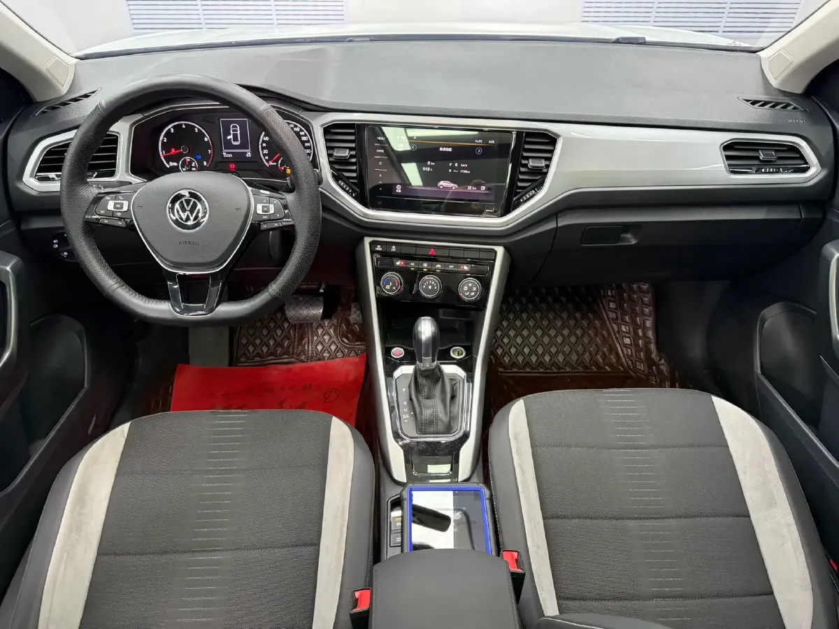 2021 Volkswagen T-Roc 1.4T 150HP L4 7DCT,autocango,china used car exporter,china ev exporter,chinese used car exporter,chinese used ev exporter