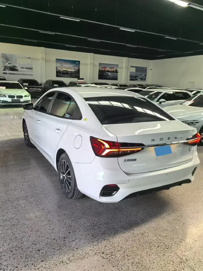 2021 Roewe i5 1.5L 120HP L4 CVT,autocango,china used car exporter,china ev exporter,chinese used car exporter,chinese used ev exporter