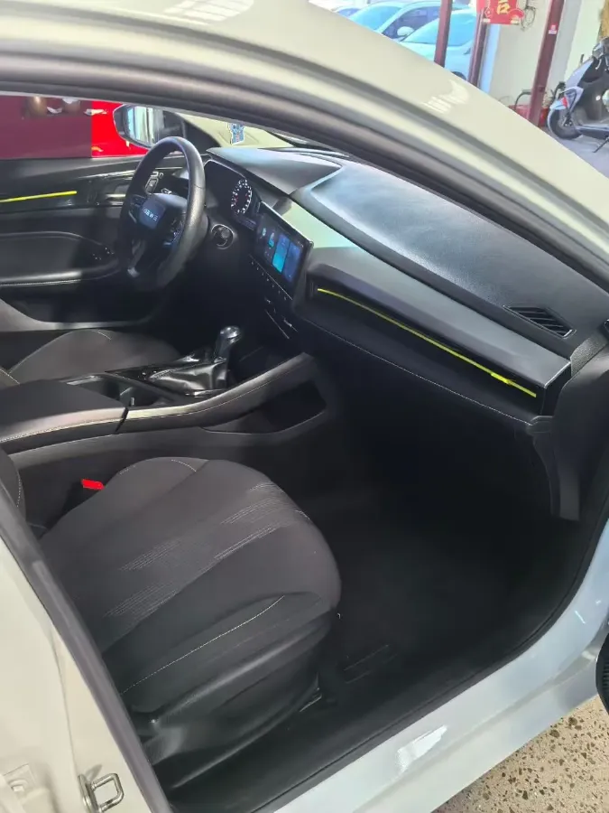 2021 Roewe i5 1.5L 120HP L4 CVT,autocango,china used car exporter,china ev exporter,chinese used car exporter,chinese used ev exporter