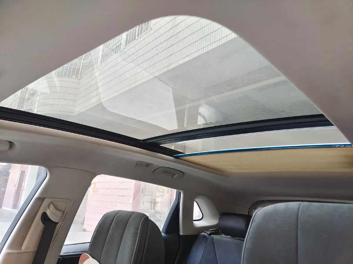 2022 HongQi HS5 2.0T 224HP L4 6AT,autocango,china used car exporter,china ev exporter,chinese used car exporter,chinese used ev exporter