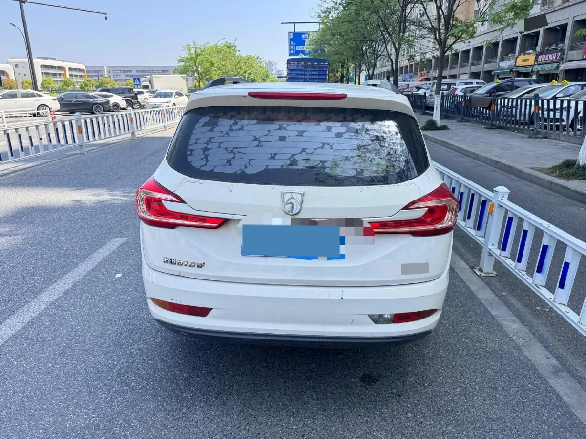 2017 BaoJun 310 1.5L 112HP L4 6MT,autocango,china used car exporter,china ev exporter,chinese used car exporter,chinese used ev exporter