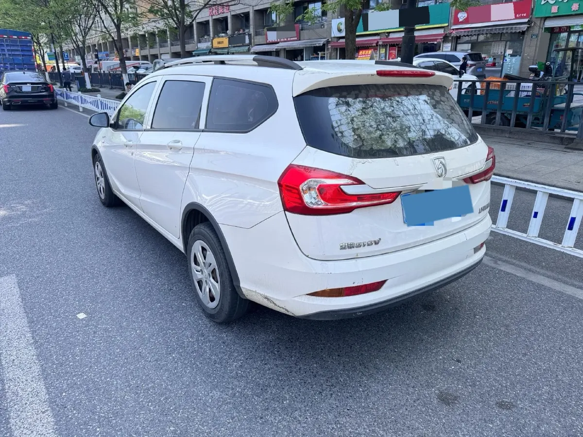 2017 BaoJun 310 1.5L 112HP L4 6MT,autocango,china used car exporter,china ev exporter,chinese used car exporter,chinese used ev exporter