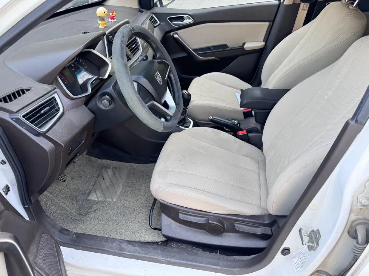 2017 BaoJun 310 1.5L 112HP L4 6MT,autocango,china used car exporter,china ev exporter,chinese used car exporter,chinese used ev exporter