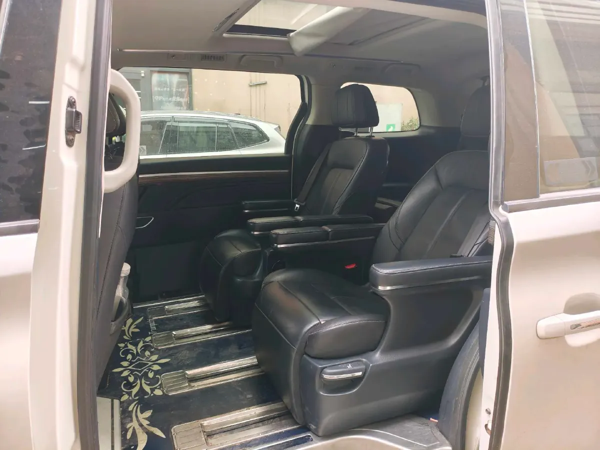 2021 GAC Trumpchi M8 2.0T 252HP L4 8AT,autocango,china used car exporter,china ev exporter,chinese used car exporter,chinese used ev exporter