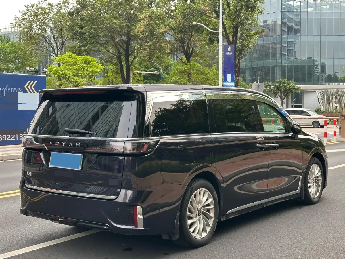 2022 Voyah Dream 1.5T 136HP L4 PHEV 25.57KWH,autocango,china used car exporter,china ev exporter,chinese used car exporter,chinese used ev exporter
